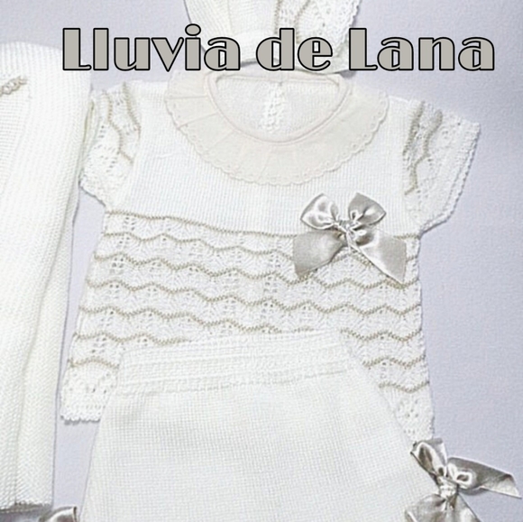 Super beautiful and delicate newborn set available